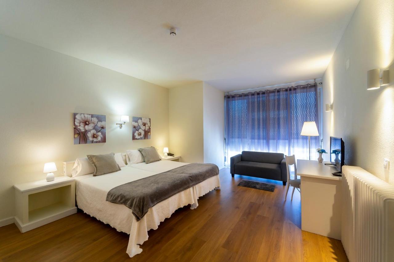 Hotel La Mota By Punta25 Hotels Group Medina del Campo Exterior photo